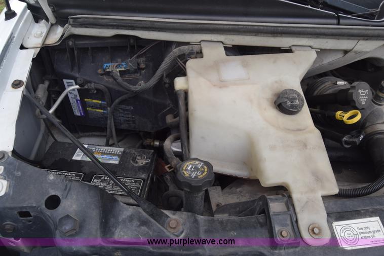 image for item AR9543 2004 GMC Savana G3500 Cargo box truck