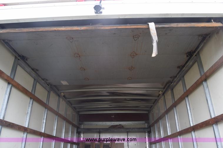 image for item AR9543 2004 GMC Savana G3500 Cargo box truck