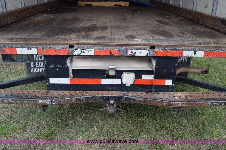 image for item AR9543 2004 GMC Savana G3500 Cargo box truck