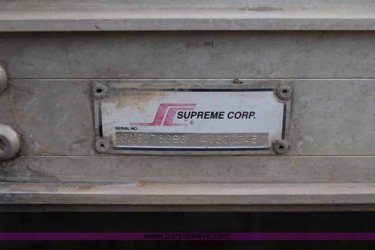 image for item AR9543 2004 GMC Savana G3500 Cargo box truck