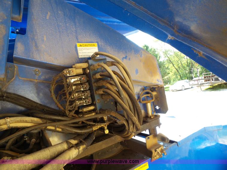 image for item BG9473 1999 Up Right SB60 boom lift