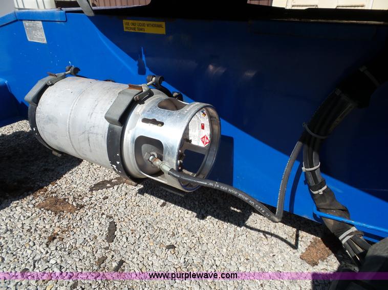 image for item BG9473 1999 Up Right SB60 boom lift