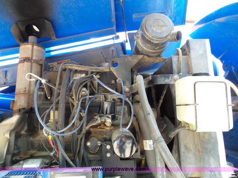 image for item BG9473 1999 Up Right SB60 boom lift