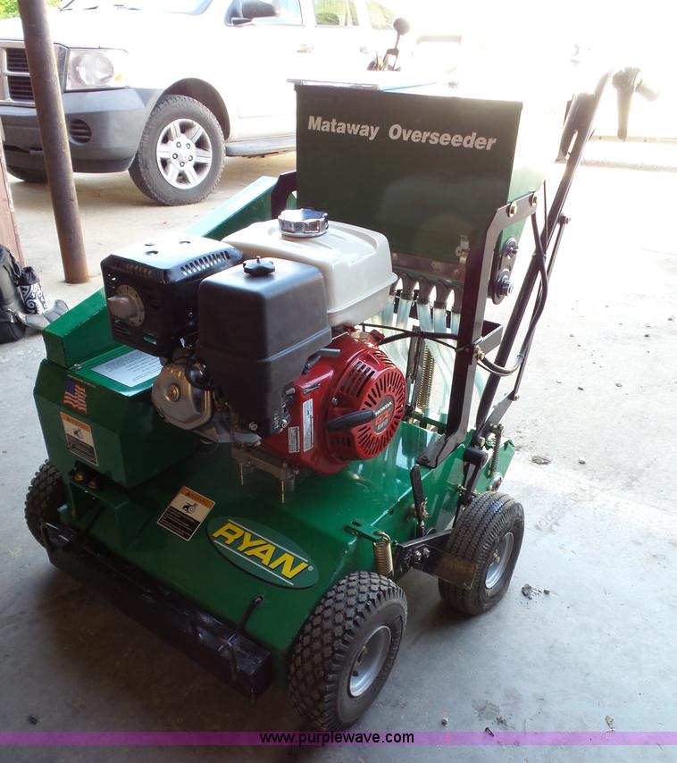 image for item BG9474 2013 Ryan Mataway overseeder