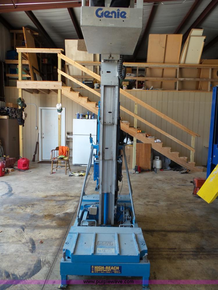 image for item BM9712 Genie IWP-203 vertical lift