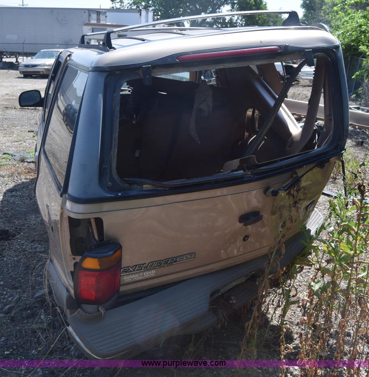 image for item BW9967 1995 Ford Explorer SUV