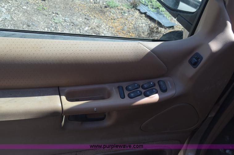 image for item BW9967 1995 Ford Explorer SUV