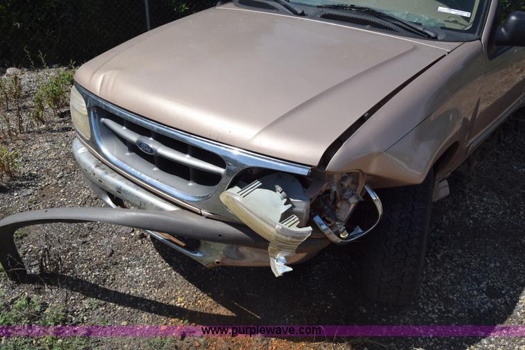 image for item BW9967 1995 Ford Explorer SUV
