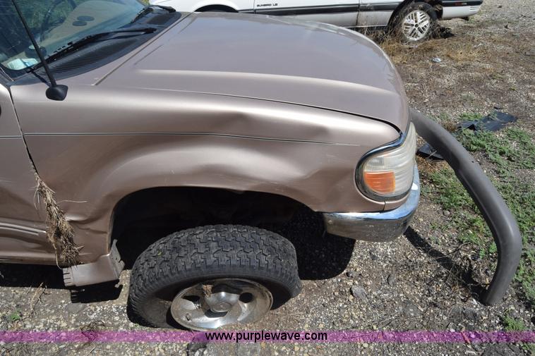 image for item BW9967 1995 Ford Explorer SUV