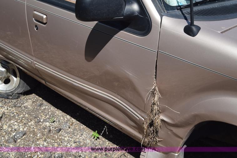 image for item BW9967 1995 Ford Explorer SUV