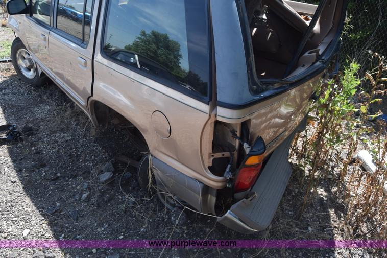 image for item BW9967 1995 Ford Explorer SUV