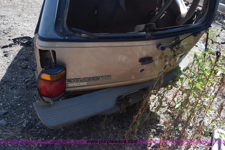image for item BW9967 1995 Ford Explorer SUV