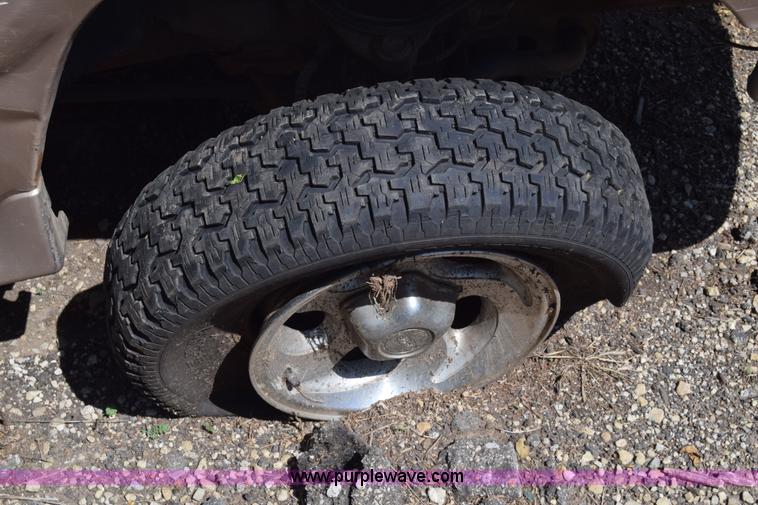 image for item BW9967 1995 Ford Explorer SUV