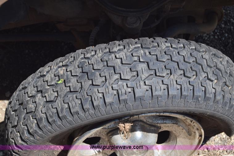 image for item BW9967 1995 Ford Explorer SUV