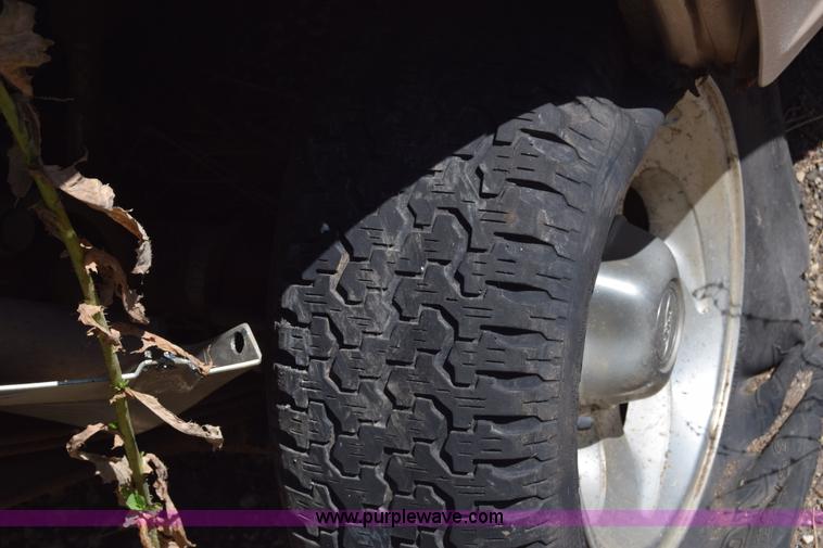 image for item BW9967 1995 Ford Explorer SUV