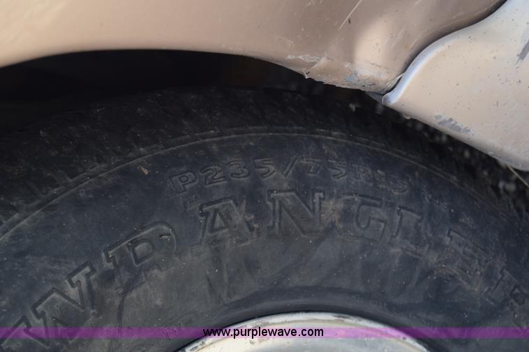 image for item BW9967 1995 Ford Explorer SUV