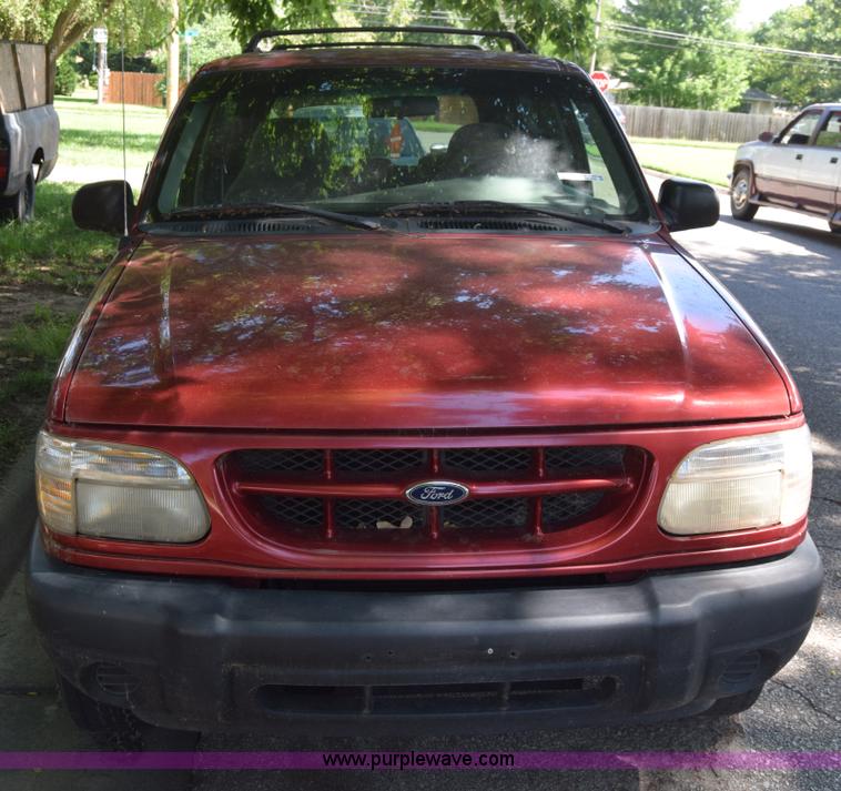image for item BW9995 2000 Ford Explorer Sport SUV