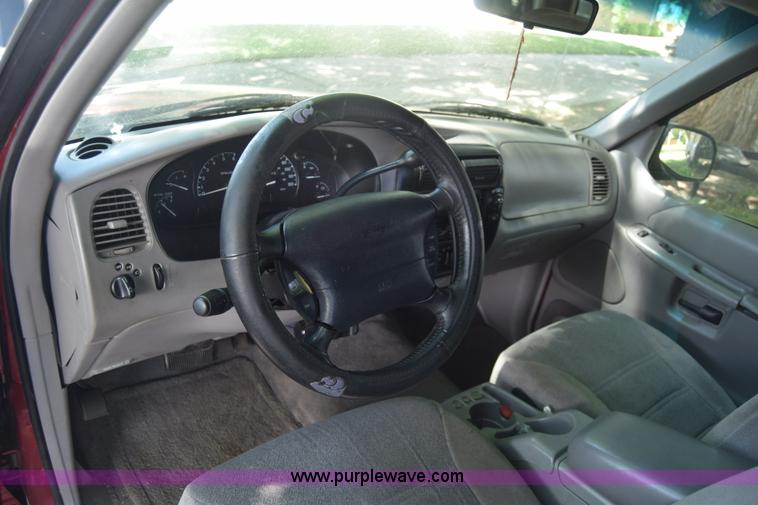 image for item BW9995 2000 Ford Explorer Sport SUV