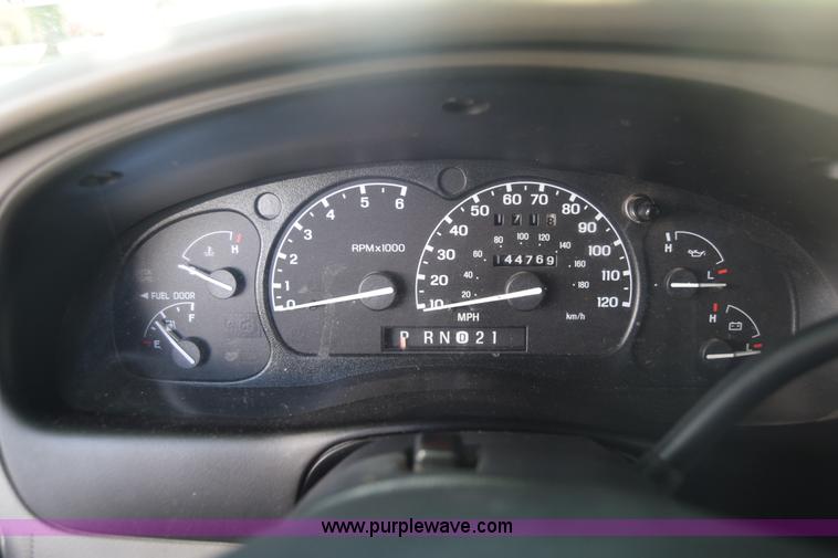 image for item BW9995 2000 Ford Explorer Sport SUV