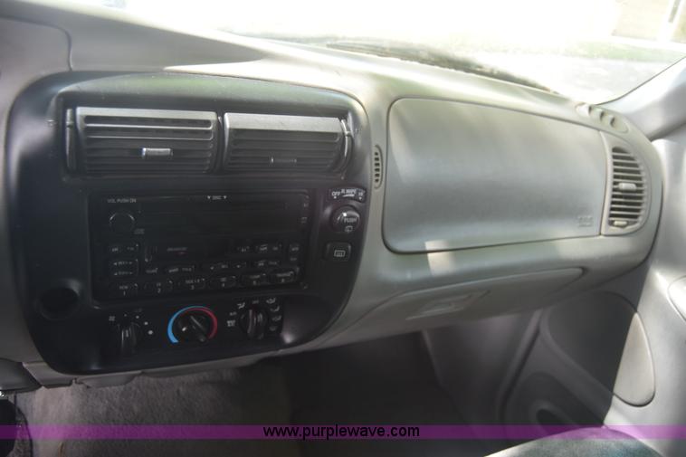 image for item BW9995 2000 Ford Explorer Sport SUV