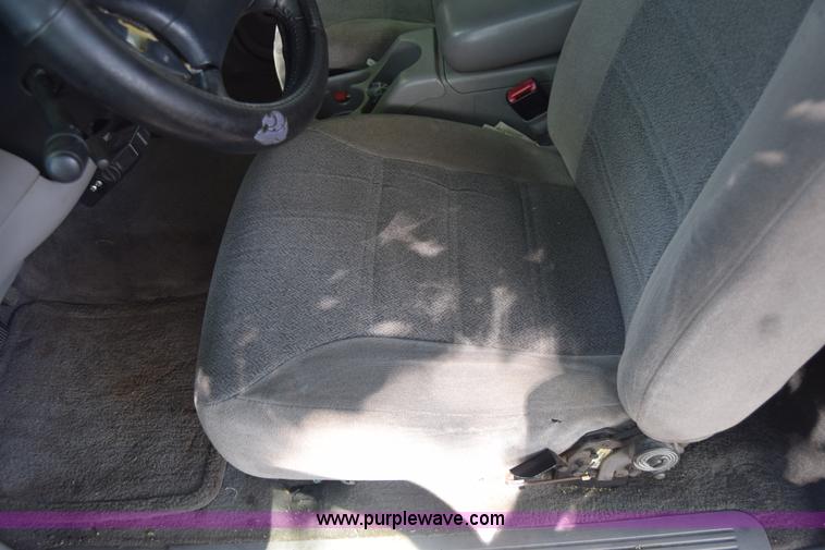 image for item BW9995 2000 Ford Explorer Sport SUV