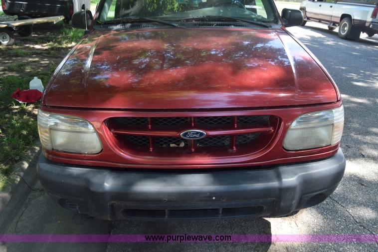 image for item BW9995 2000 Ford Explorer Sport SUV