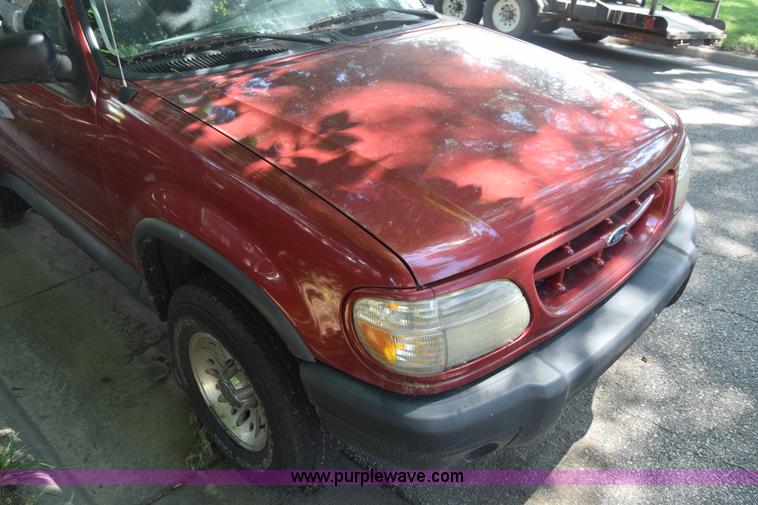image for item BW9995 2000 Ford Explorer Sport SUV