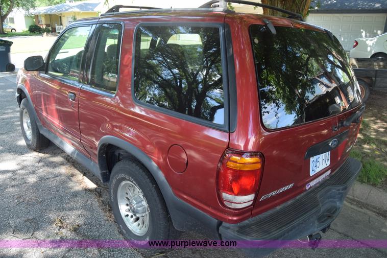 image for item BW9995 2000 Ford Explorer Sport SUV