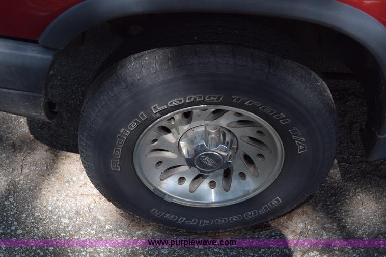 image for item BW9995 2000 Ford Explorer Sport SUV