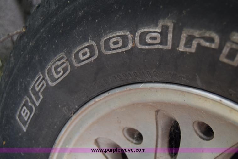 image for item BW9995 2000 Ford Explorer Sport SUV