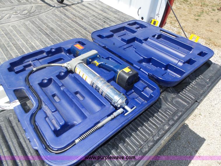 John Deere TY24920 grease gun in Falls City, NE Item BX9100 sold