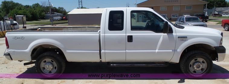 image for item BZ9762 2007 Ford F250 Super Duty SuperCab pickup truck