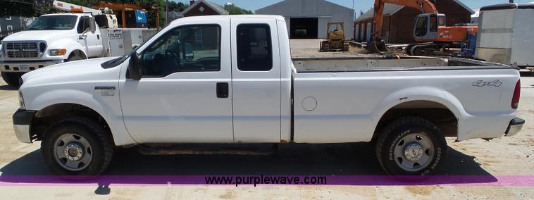 image for item BZ9762 2007 Ford F250 Super Duty SuperCab pickup truck