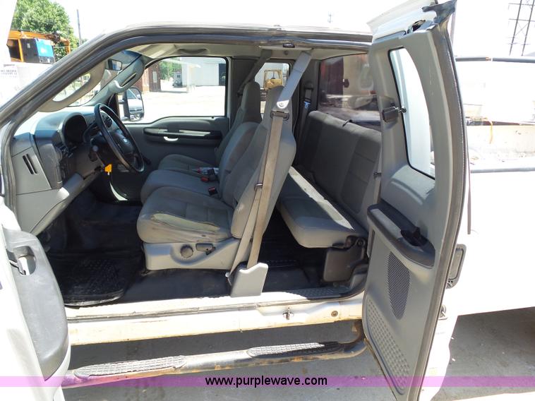 image for item BZ9762 2007 Ford F250 Super Duty SuperCab pickup truck