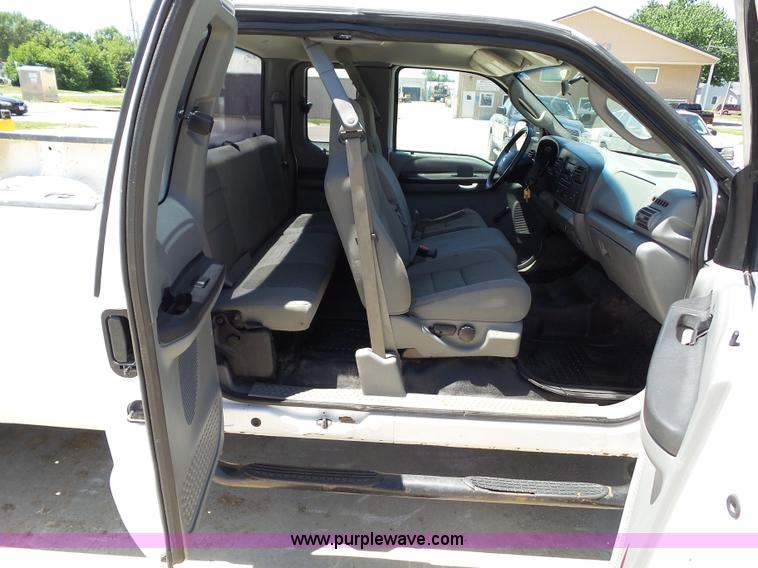 image for item BZ9762 2007 Ford F250 Super Duty SuperCab pickup truck