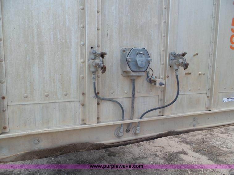 image for item CC9844 1995 Barrett Hog Deck livestock trailer