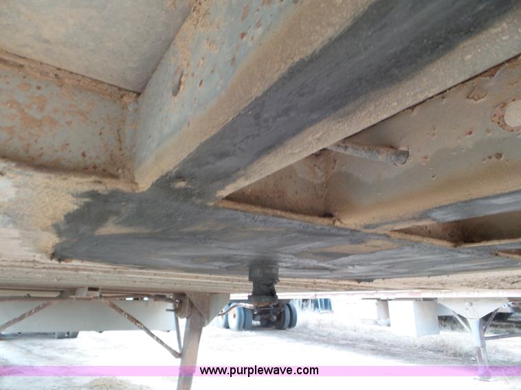 image for item CC9844 1995 Barrett Hog Deck livestock trailer