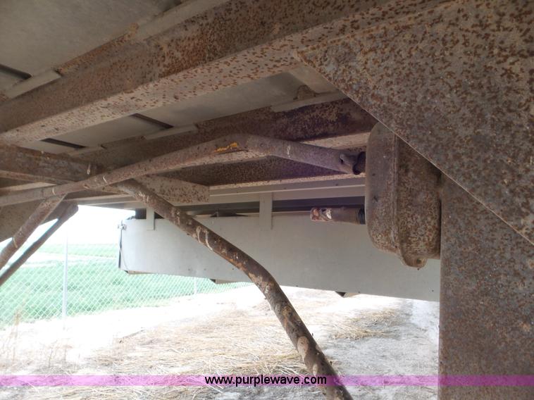 image for item CC9844 1995 Barrett Hog Deck livestock trailer