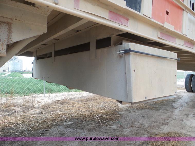 image for item CC9844 1995 Barrett Hog Deck livestock trailer