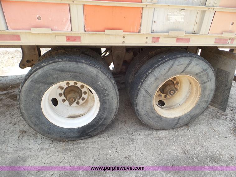 image for item CC9844 1995 Barrett Hog Deck livestock trailer