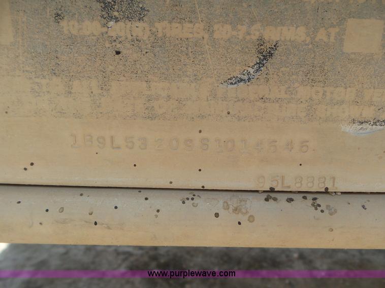 image for item CC9844 1995 Barrett Hog Deck livestock trailer