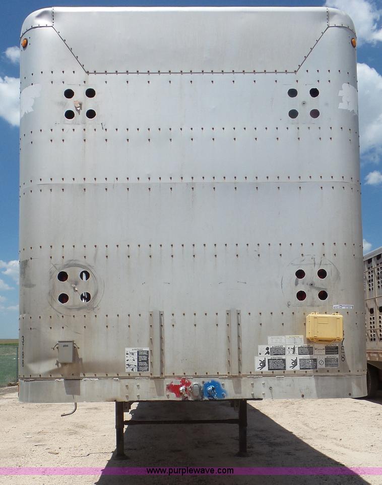 image for item CC9845 1997 Wilson Hog Deck PSAL303P livestock trailer