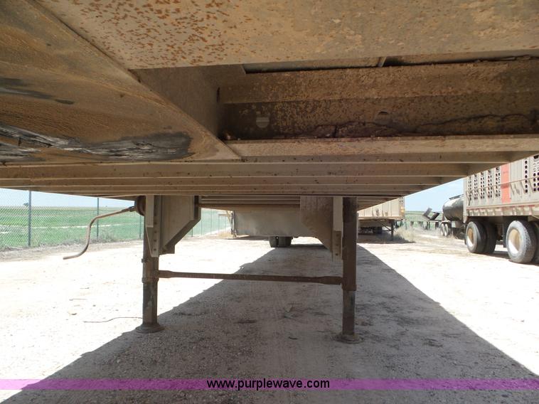 image for item CC9845 1997 Wilson Hog Deck PSAL303P livestock trailer