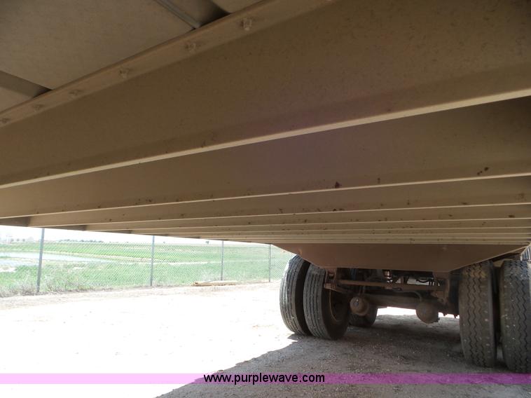 image for item CC9845 1997 Wilson Hog Deck PSAL303P livestock trailer