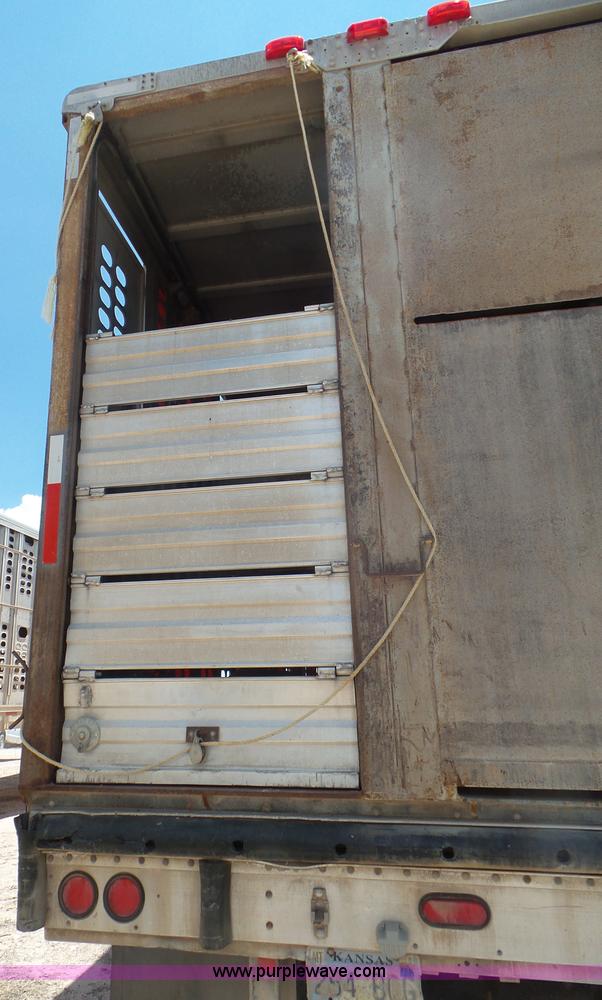 image for item CC9845 1997 Wilson Hog Deck PSAL303P livestock trailer