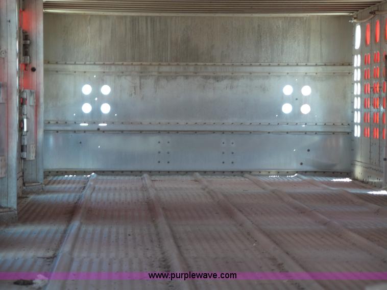 image for item CC9845 1997 Wilson Hog Deck PSAL303P livestock trailer