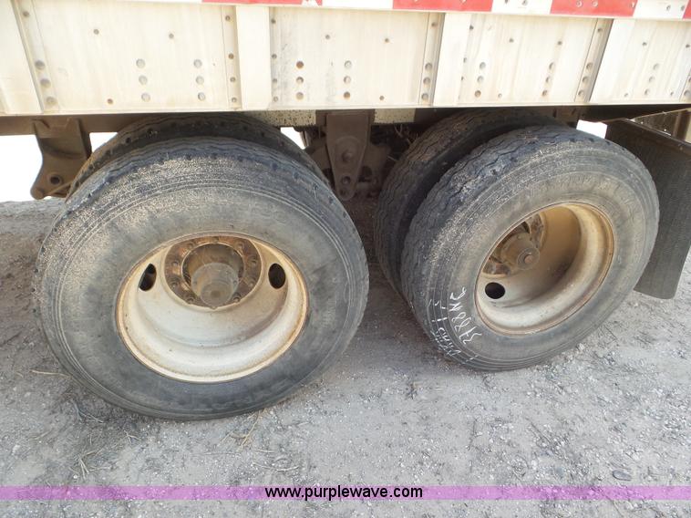 image for item CC9845 1997 Wilson Hog Deck PSAL303P livestock trailer