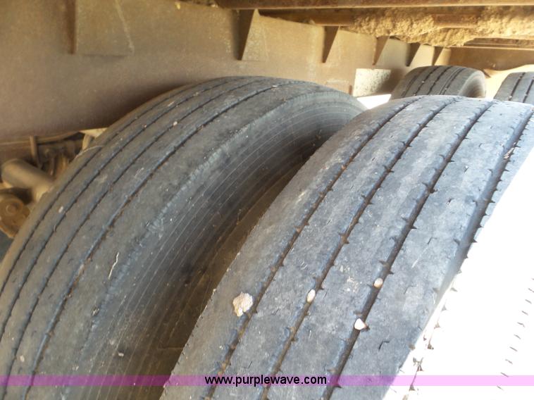 image for item CC9845 1997 Wilson Hog Deck PSAL303P livestock trailer