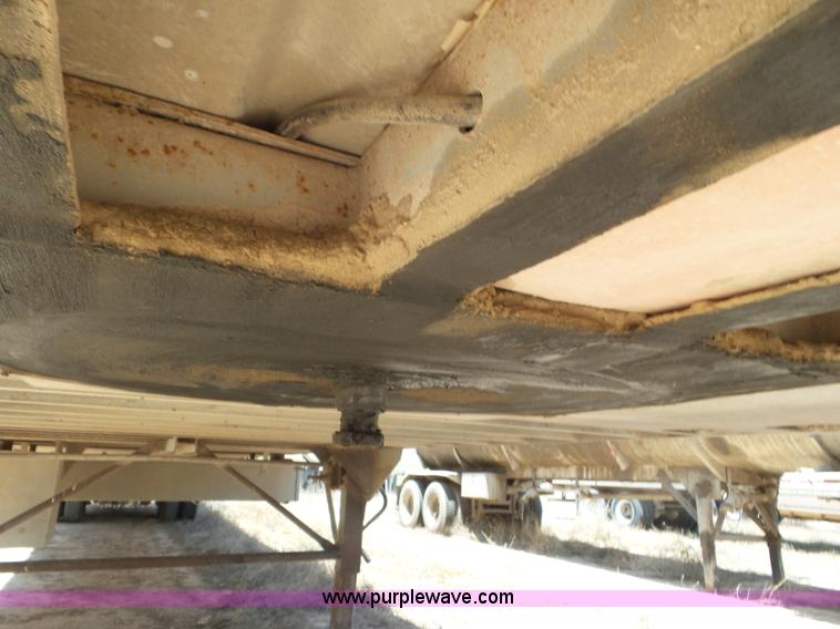 image for item CC9846 1996 Barrett Hog Deck livestock trailer