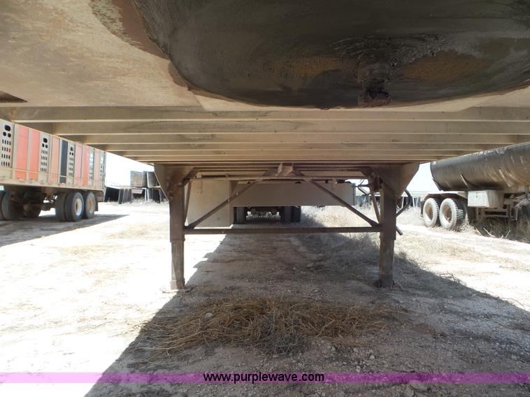 image for item CC9846 1996 Barrett Hog Deck livestock trailer